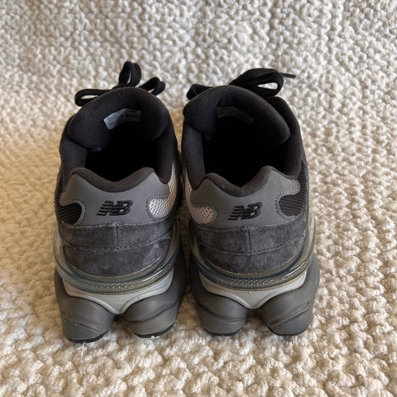 New Balance Black 9060 Men’s or Woman and Gray Athletic Shoes - Picture 6 of 8